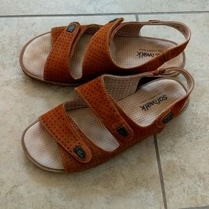 Softwalk sandals adjustable size 5.5  leather